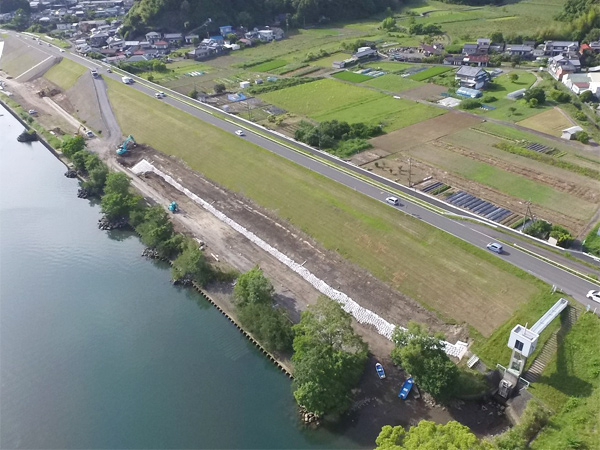 令和4-5年度　四万十川井沢堤防工事